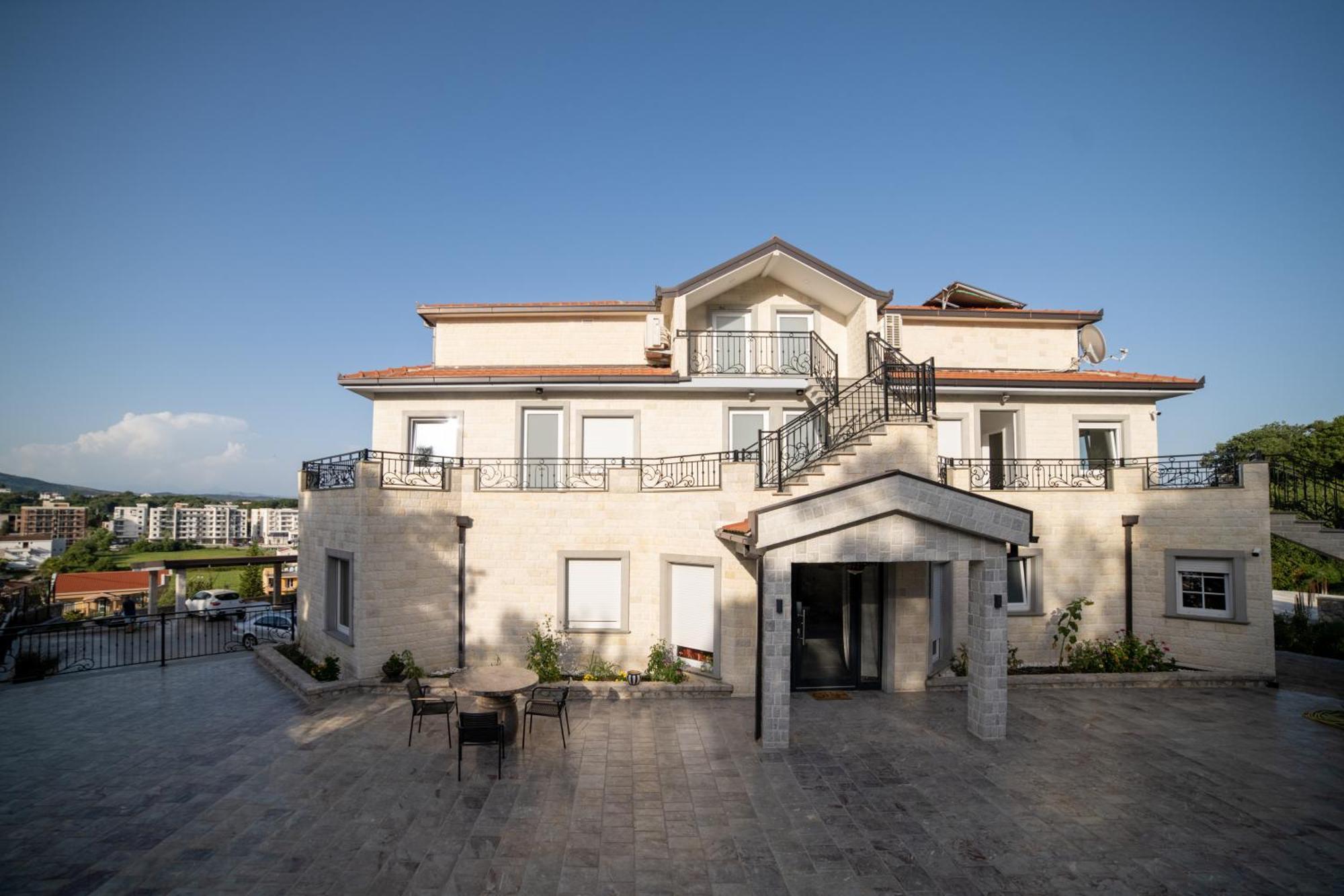 Apartments Villa Bari Ulcinj Exterior photo